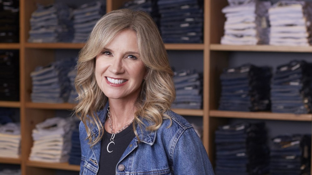 Denim Company Tops EPS Estimates