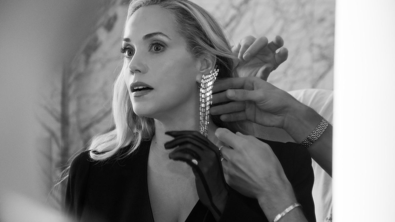 Elizabeth Berkley, the OG Showgirl, Hits Paris Fashion Week