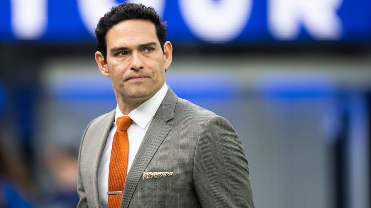 Ex-QB Mark Sanchez now facing felony charge for altercation