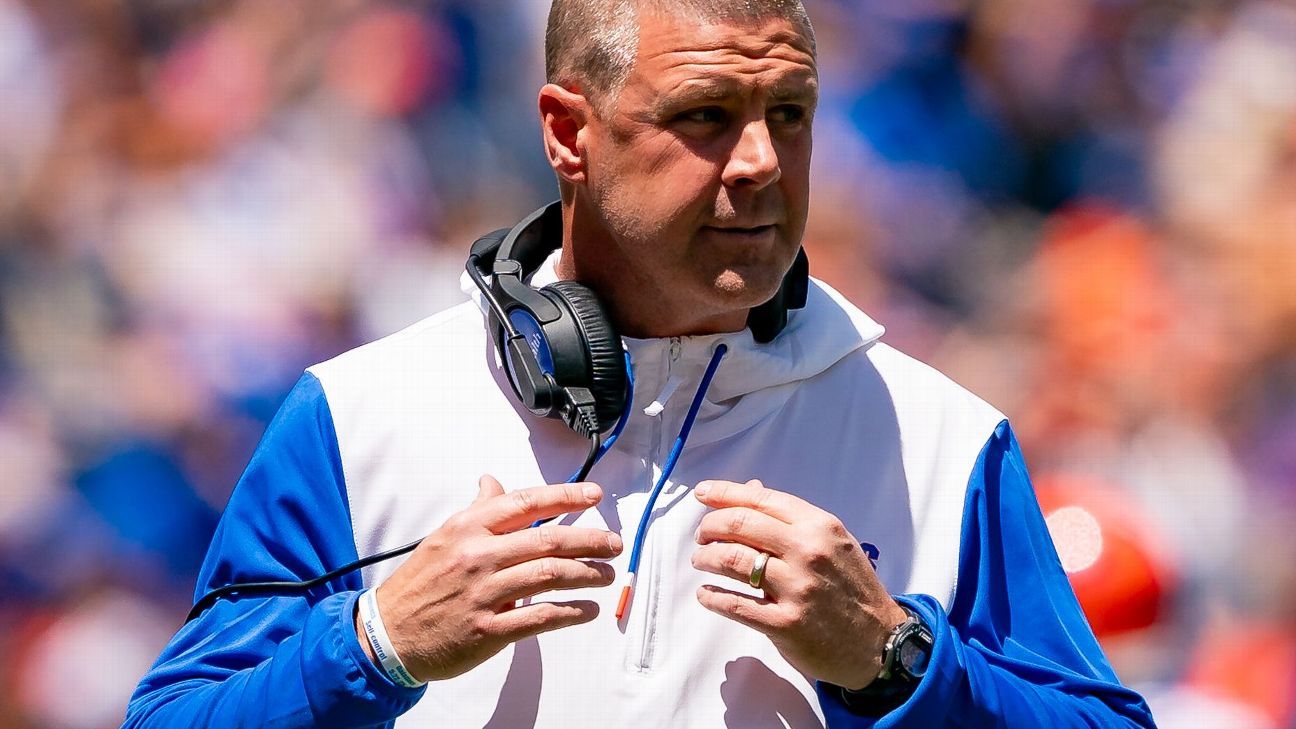 Florida fires coach Billy Napier after 3-4 start in 2025