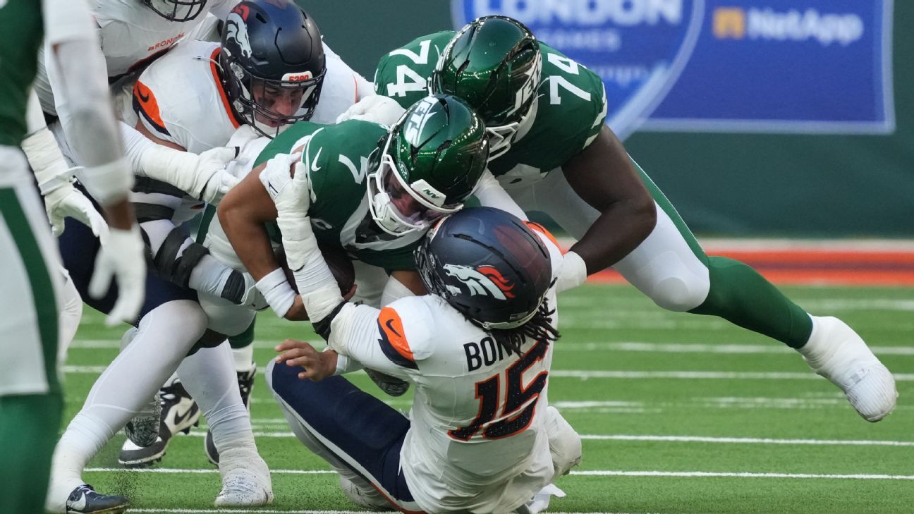 Glenn defends Justin Fields despite Jets’ -10 net pass yards
