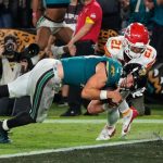 Jags' Trevor Lawrence stumbles, recovers for winning TD