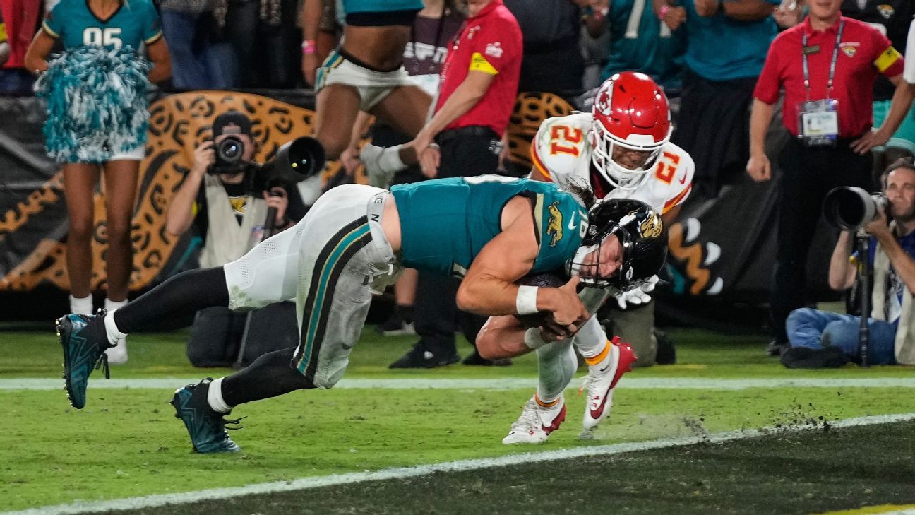 Jags’ Trevor Lawrence stumbles, recovers for winning TD