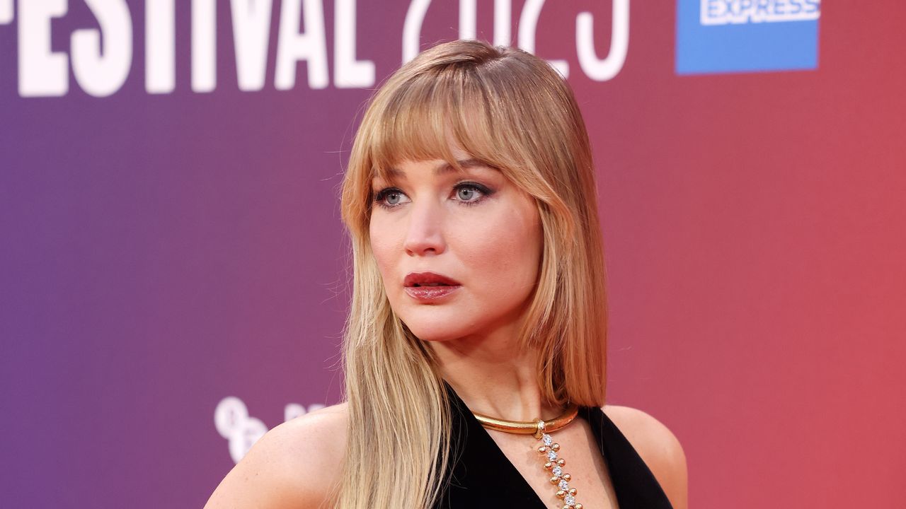 Jennifer Lawrence Amps Up Her LBD With Sculptural Statement Jewelry