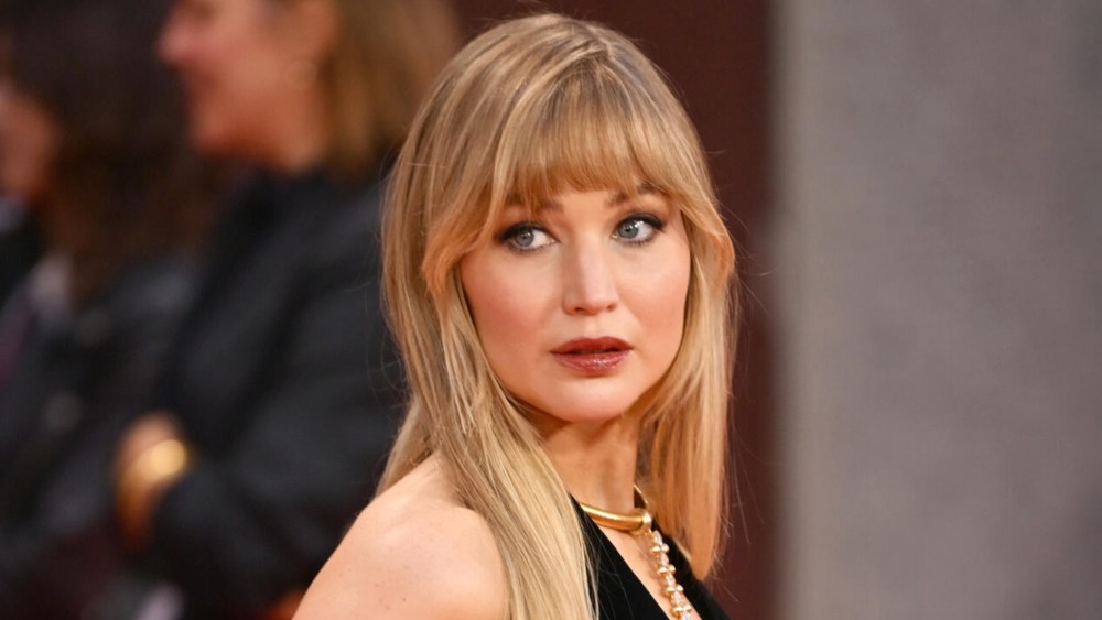 Jennifer Lawrence Debuts Bangs & Moody Makeup at London Film Festival