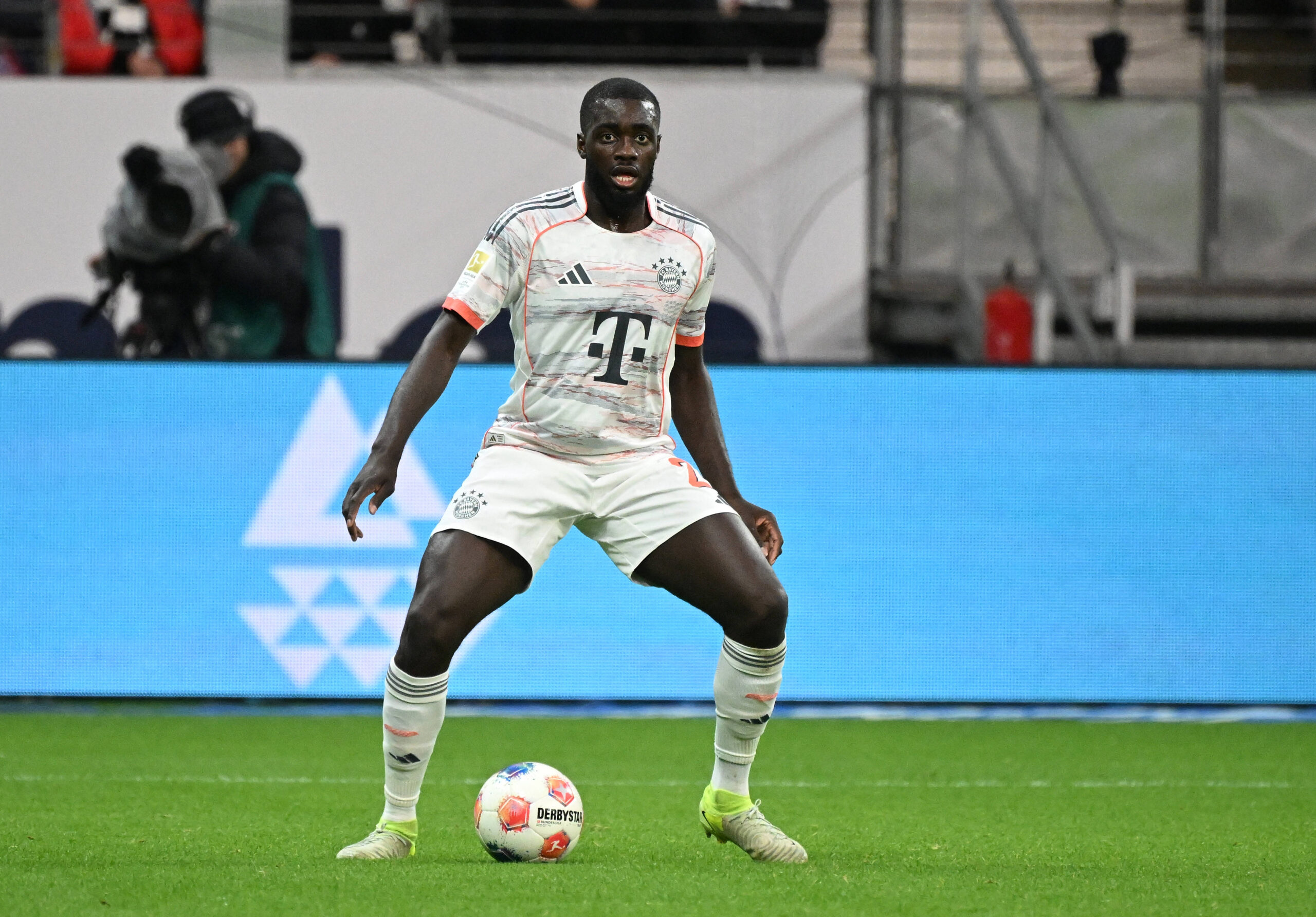 Liverpool consider €17m move for Bundesliga defender