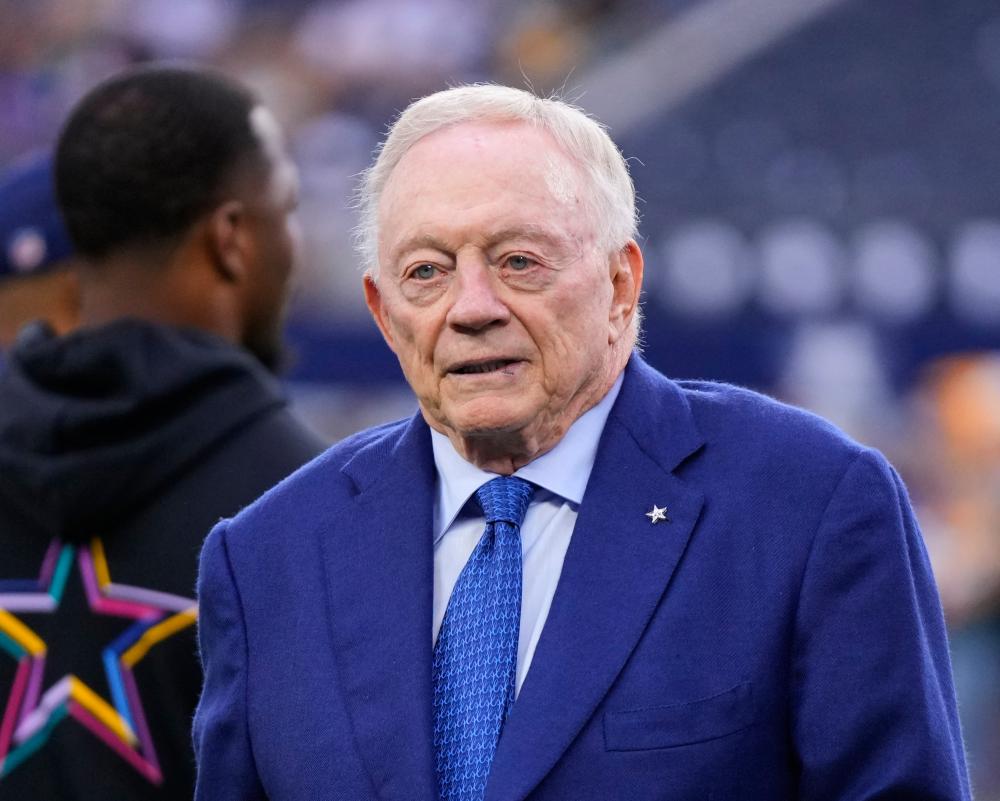 NFL fines Cowboys owner Jerry Jones $250,000 for ‘inadvertent’ obscene gesture at fans