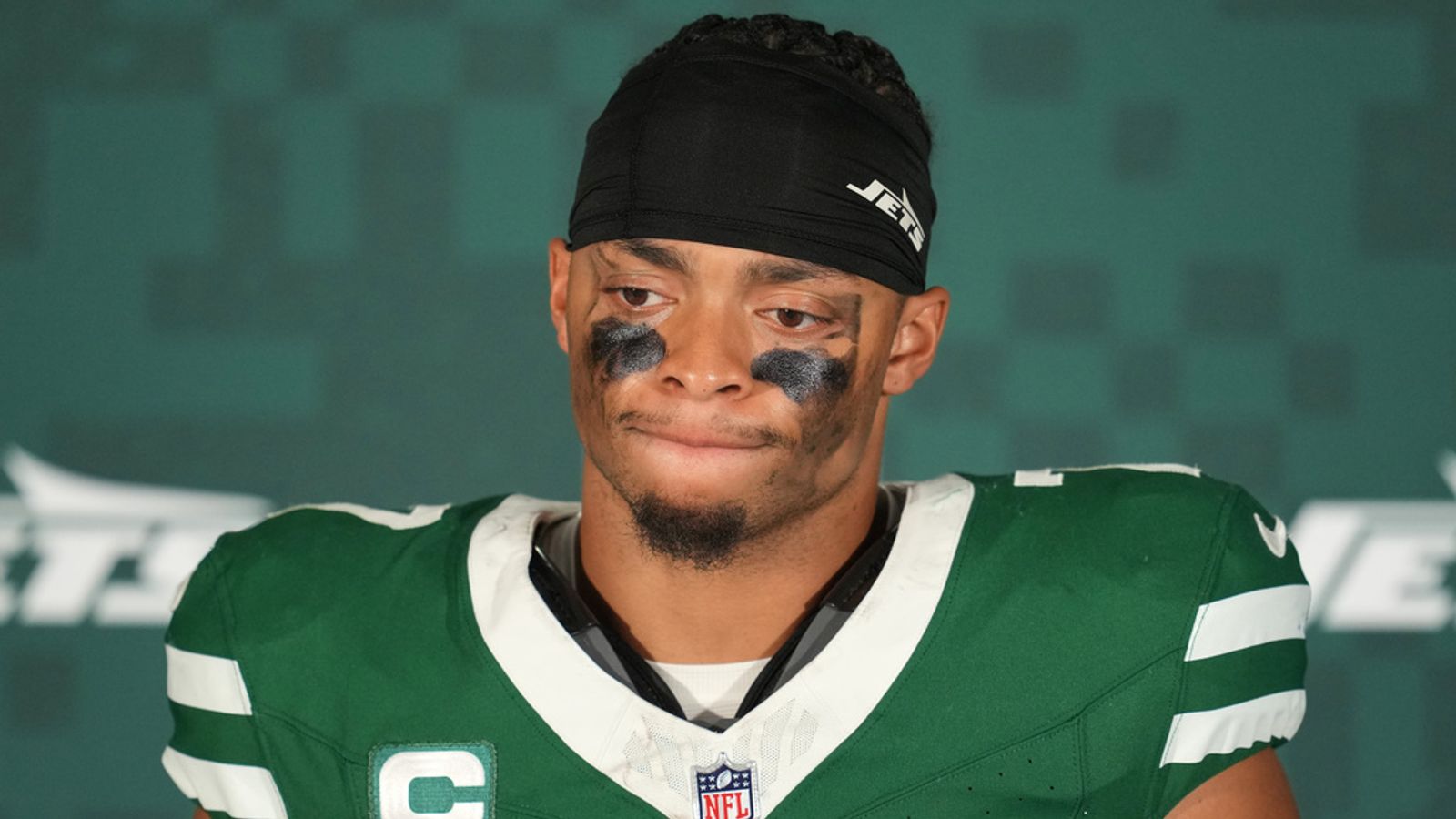 New York Jets: Justin Fields’ struggles brought into spotlight but Aaron Glenn bats away questions over future as starter | NFL News
