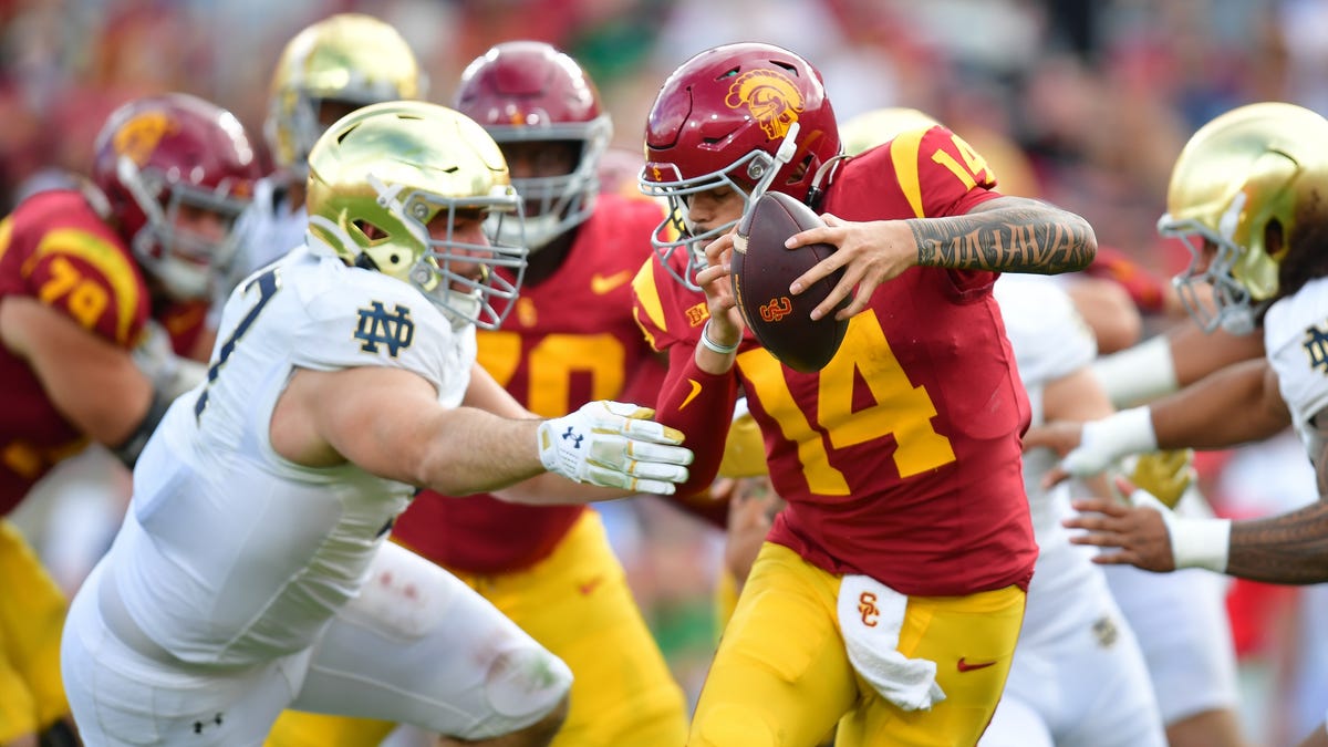 Notre Dame football loses defensive lineman Gabriel Rubio vs USC