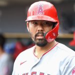 Sources: Angels to hire ex-catcher Kurt Suzuki as manager