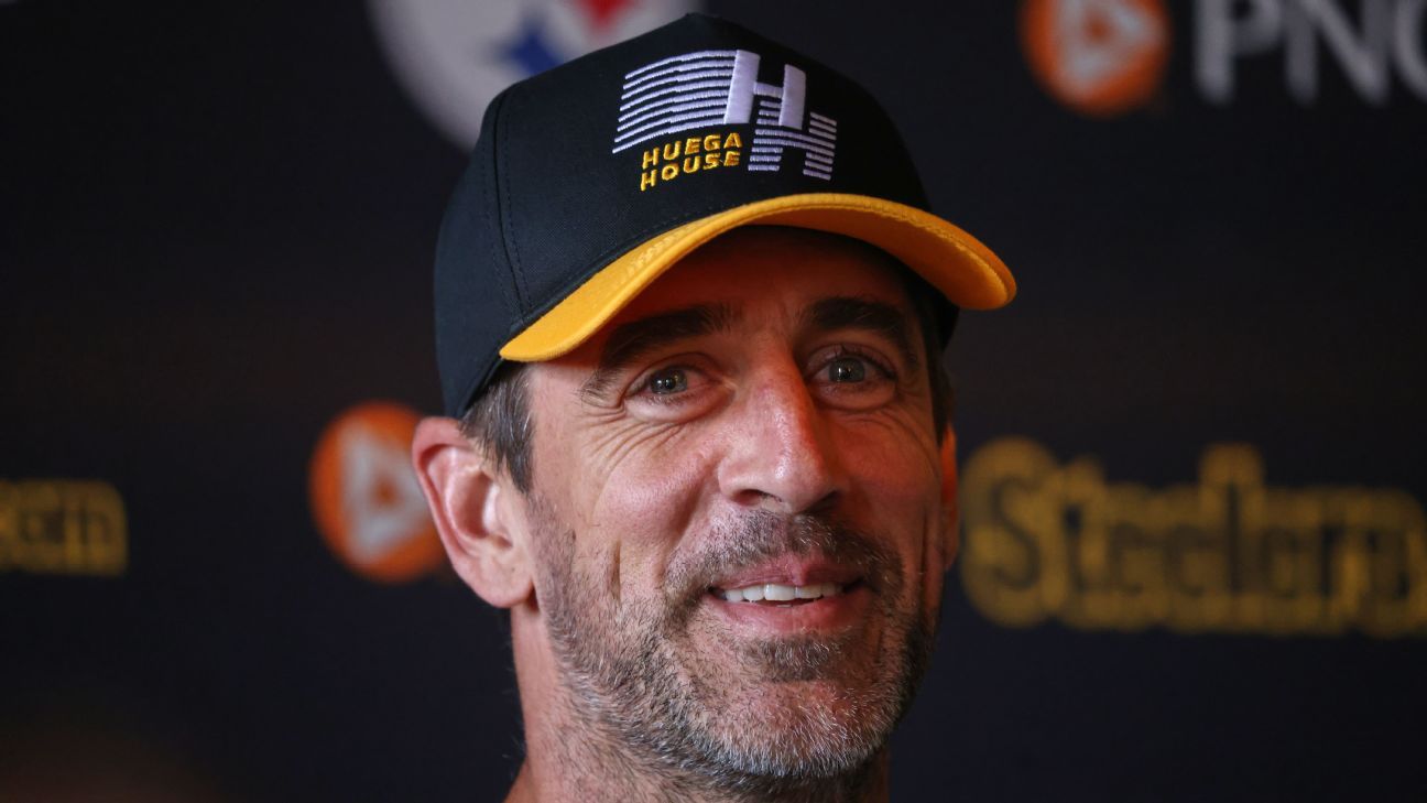 Steelers’ Rodgers, Bengals’ Flacco rare matchup of QBs in 40s