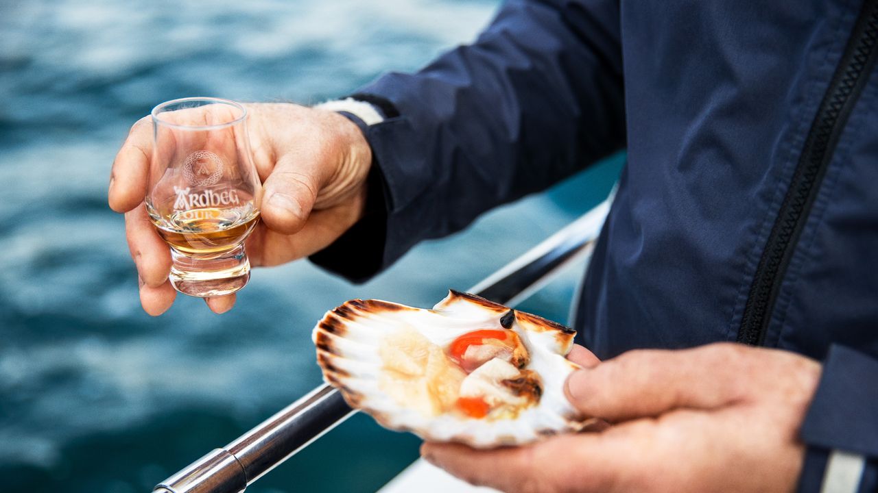 This New Hotel on a Tiny Scottish Island Is Redefining Whisky Tourism With Playful Interiors and Nightly “Wee Drams”