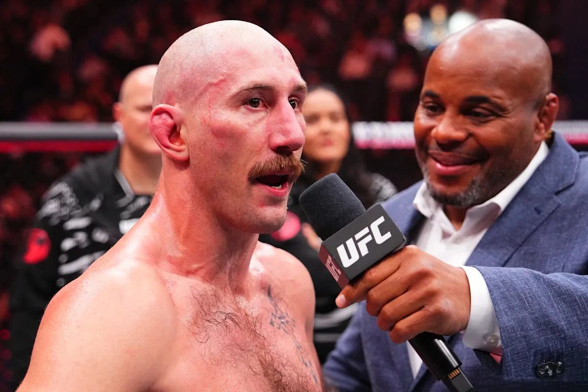 UFC Vancouver referee badly blows call, leaves commentary team bewildered after botched knockout