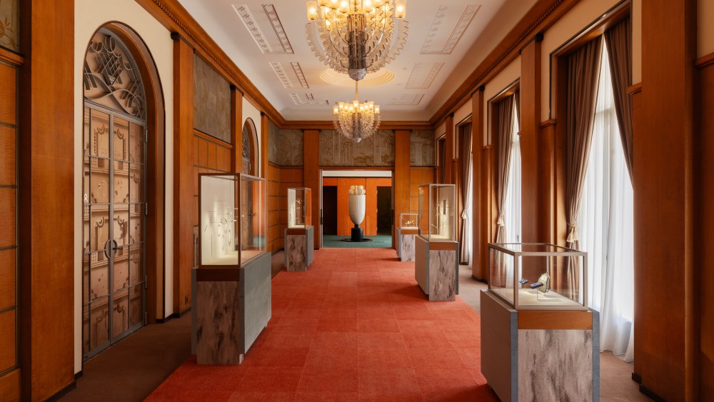 Van Cleef & Arpels Celebrates Art Deco Centenary With Tokyo Exhibition